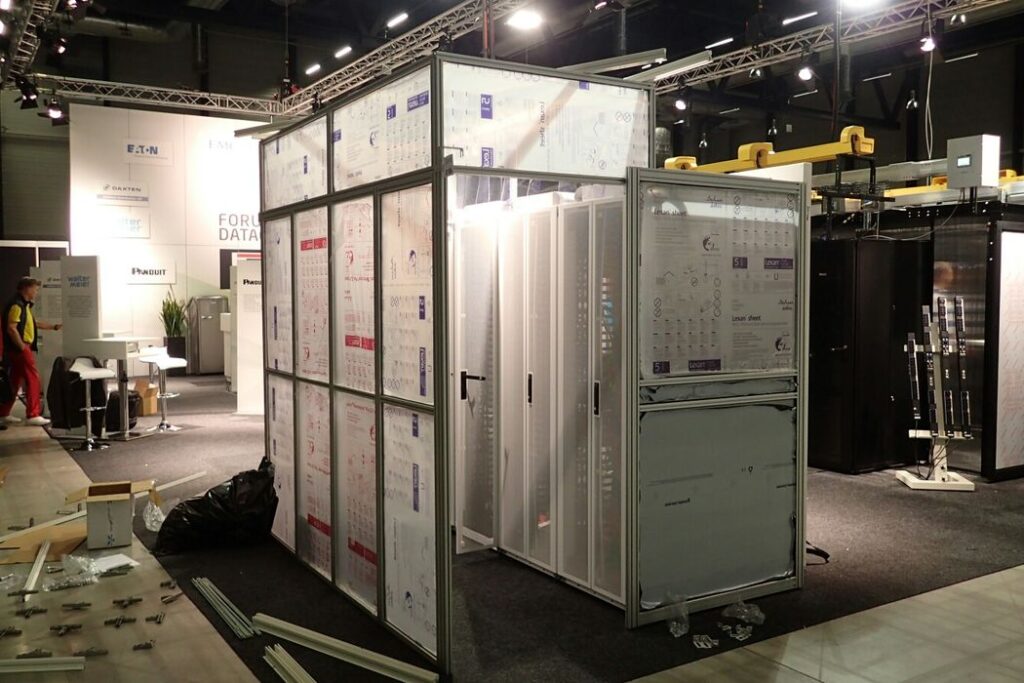 Einhausung auf Datacenter-Messe